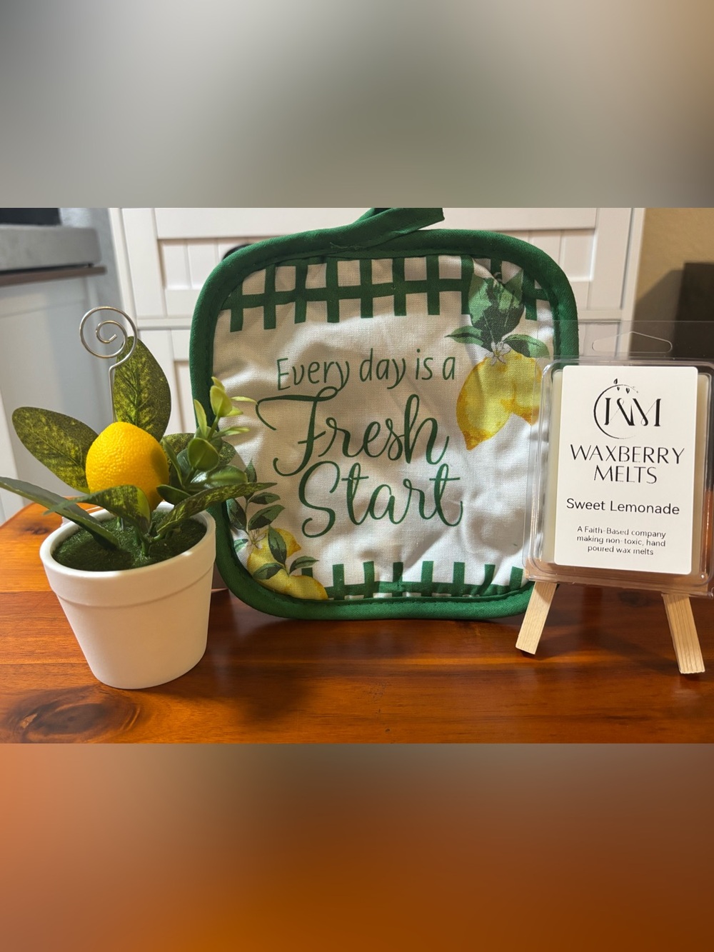 Hand Crafted Sweet Lemonade Scented Wax Melts Bundle - Picture 1 of 5